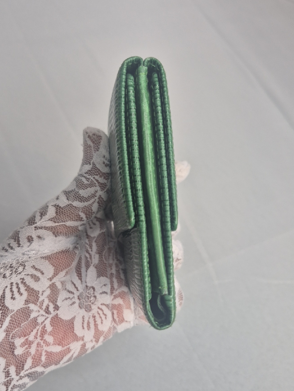 Louis Vuitton EPI Green Trifold Wallet - Picture 17 of 17